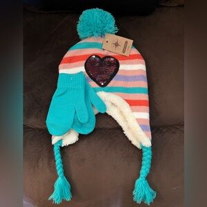 Fanes Paul youth girl’s hat and matching mittens. NWT.